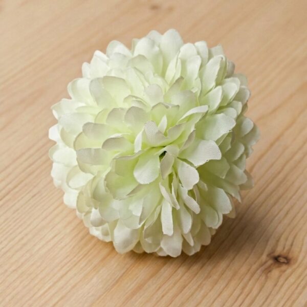 Dahlia White